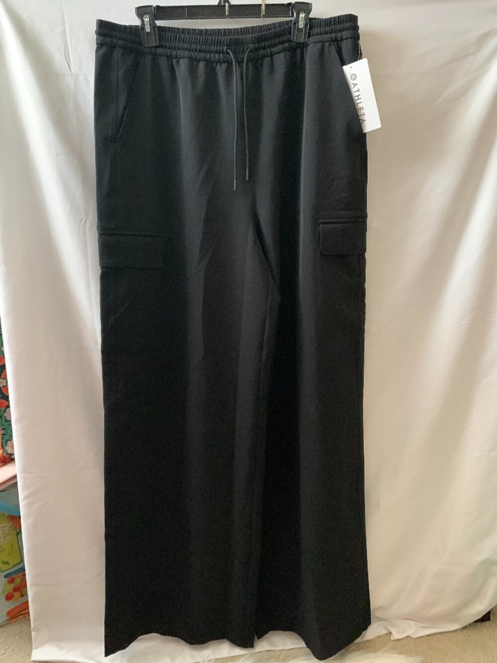 ATHLETA Promenade Wide Leg Cargo Pant in Black Sz LARGE